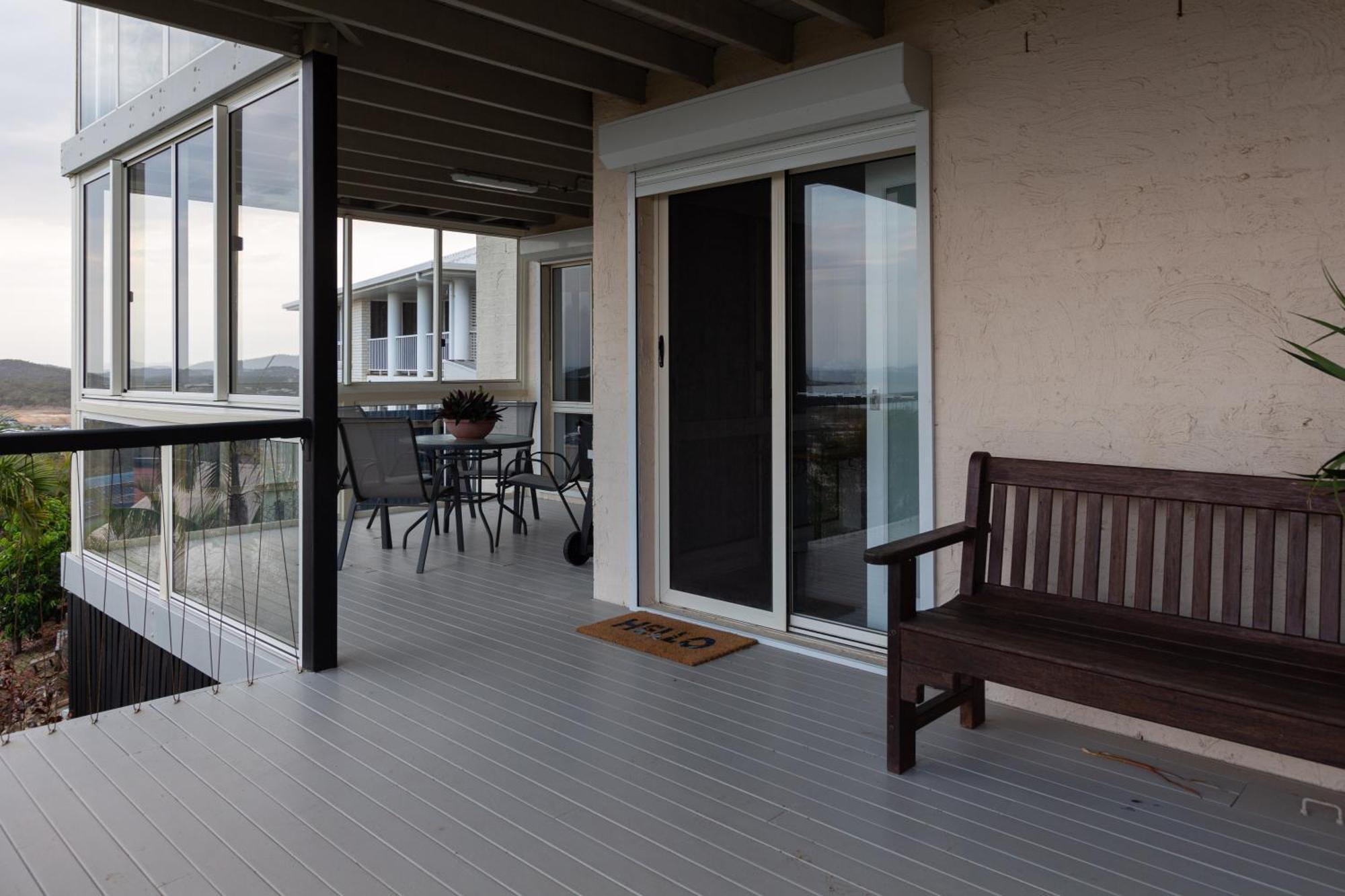 Bella Vista - Spectacular Ocean Views & Continental Breakfast Lägenhet Yeppoon Exteriör bild